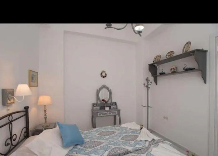 Lovely House Infront Of The In Molos Appartamento *